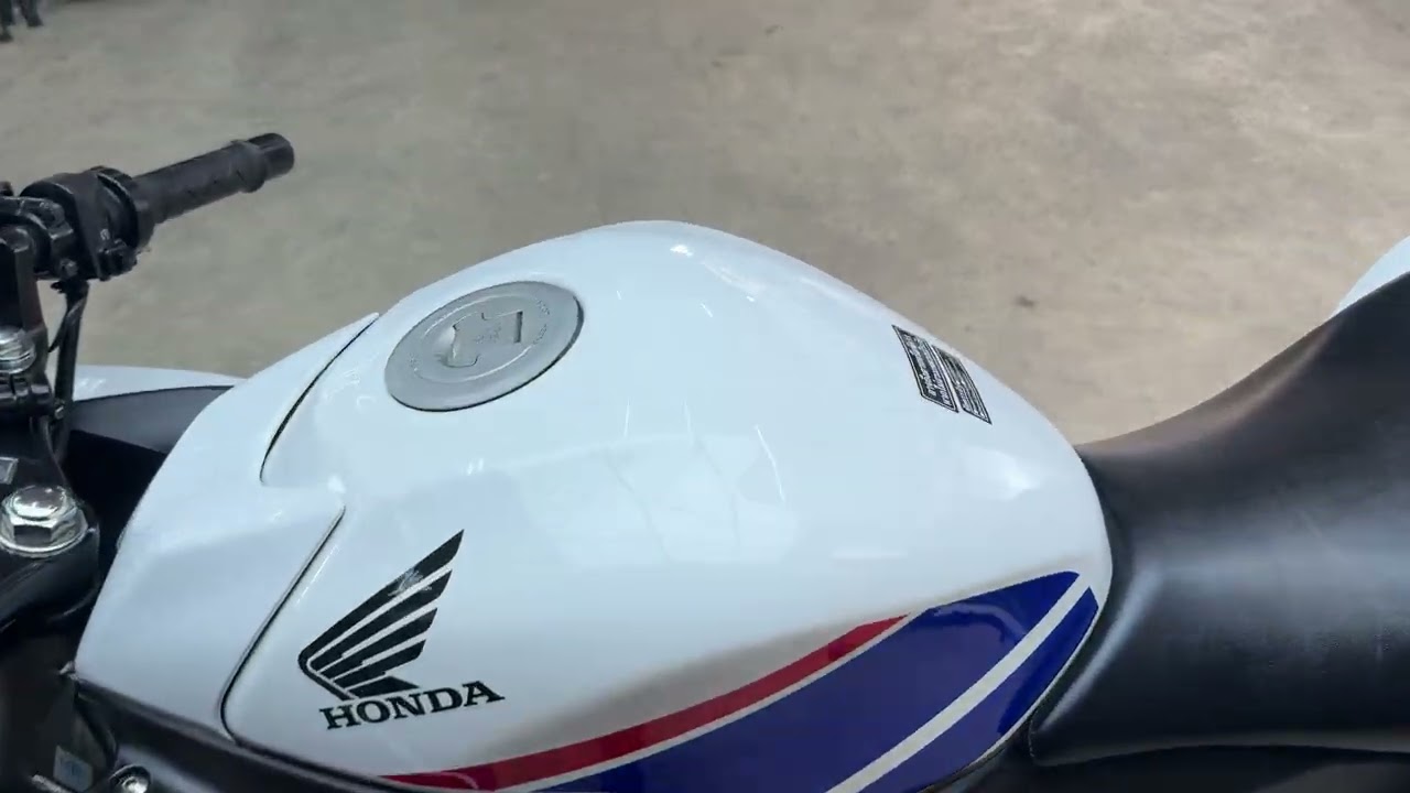 คลิปสดรีวิวรอบคัน 2018 Honda CBR150R