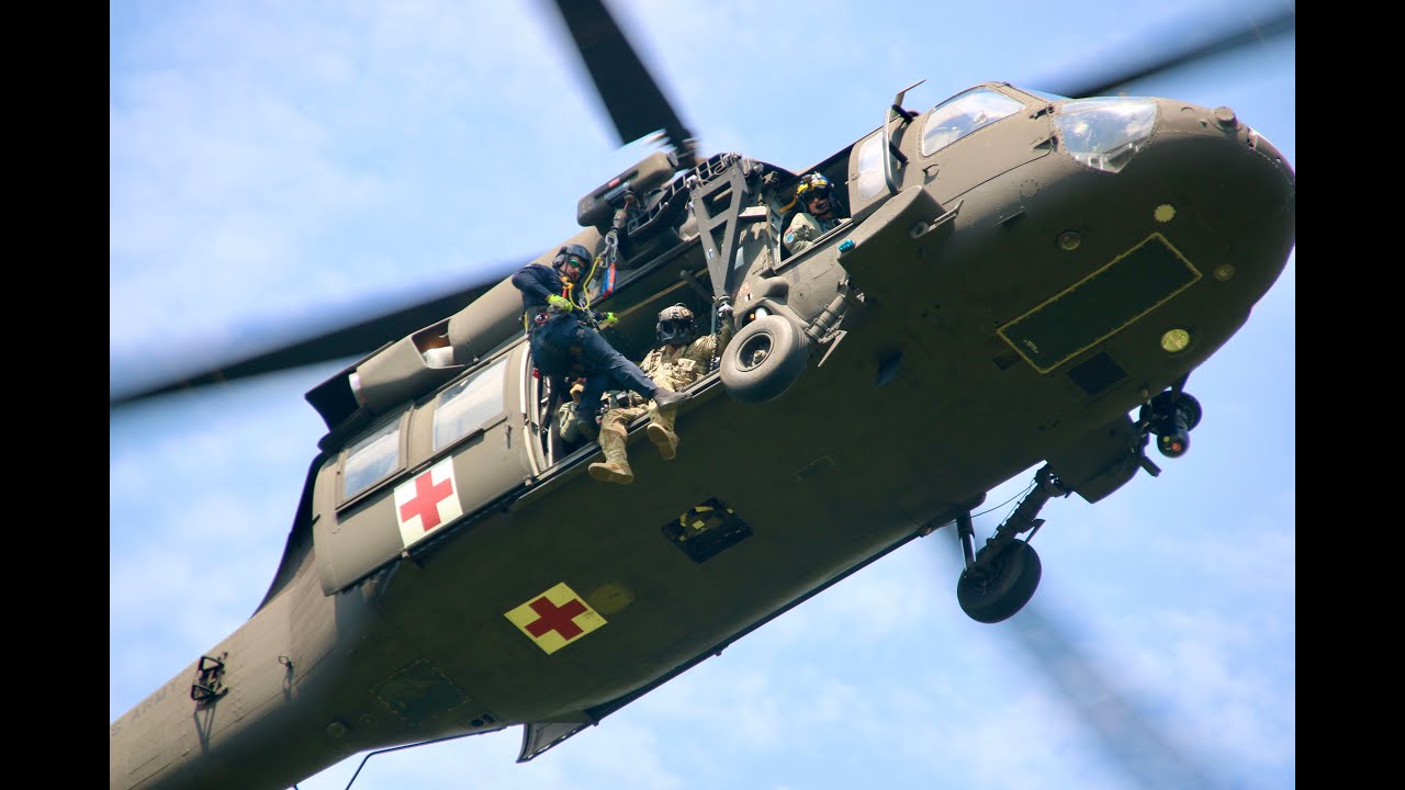 CLIFF RESCUE TRAINING WITH SR3 IN A BLACKHAWK HELICOPTER!