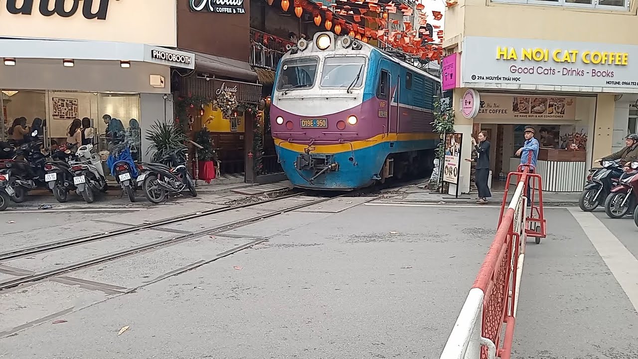 [ 17/01/2026 ] ❤️❤️D19E-950❤❤ kéo tàu khách LP5 ( 15:19 )