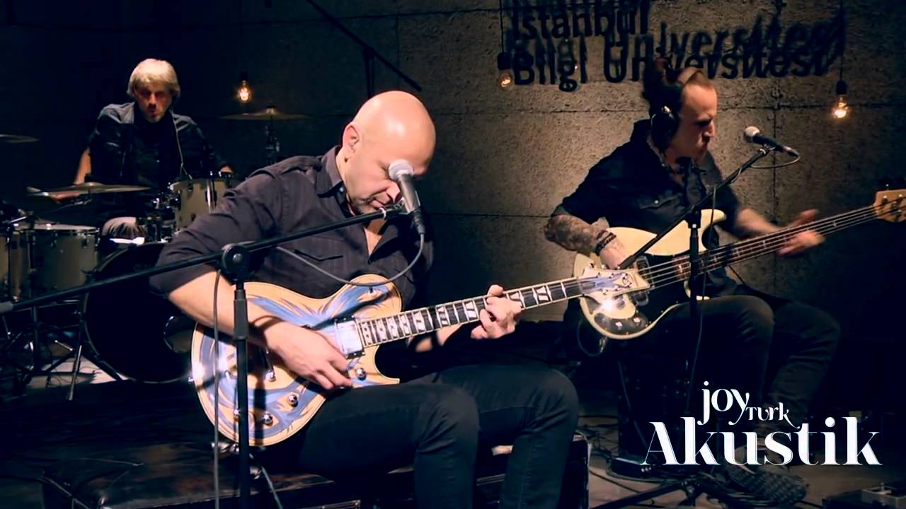 Demir Demirkan Aşktan Öte Akustik