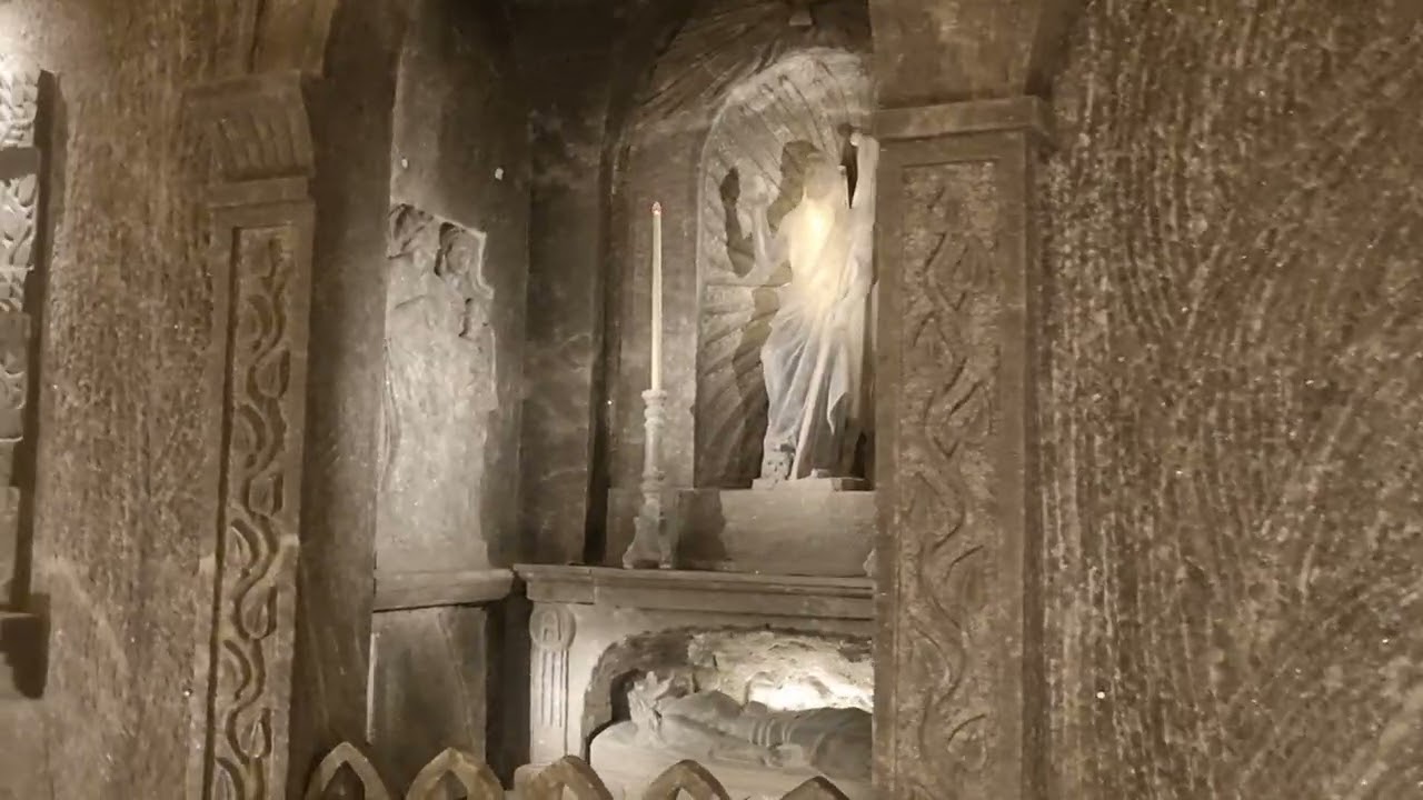 Под землей 101м часовня Святая Кинга в Велицкой,соляной шахте/St.Kinga's Chapel, Wieliczka salt mine