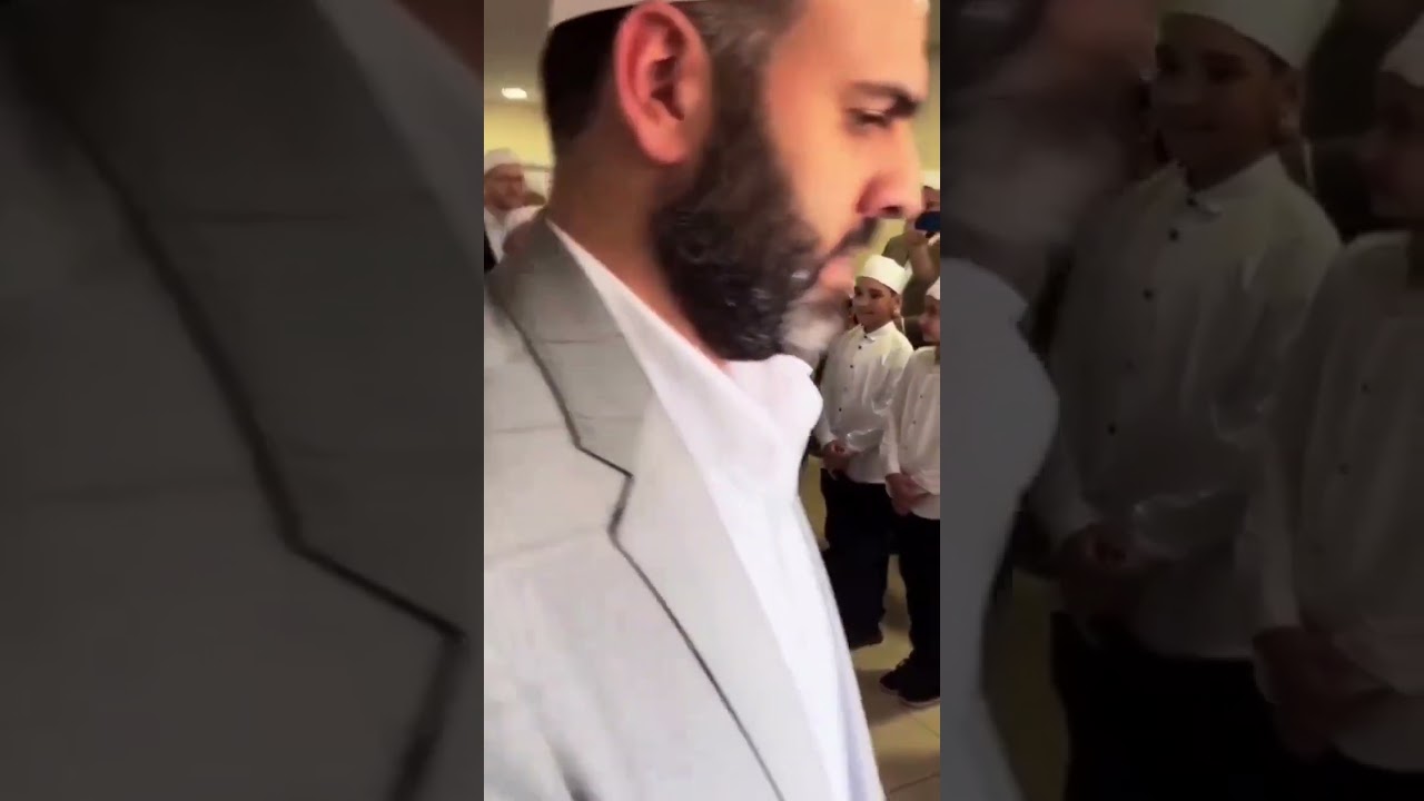 El-Hac Osman Nuri Topbaş hocaefendi ve gönüllere ferahlık veren gülümseyişi... 