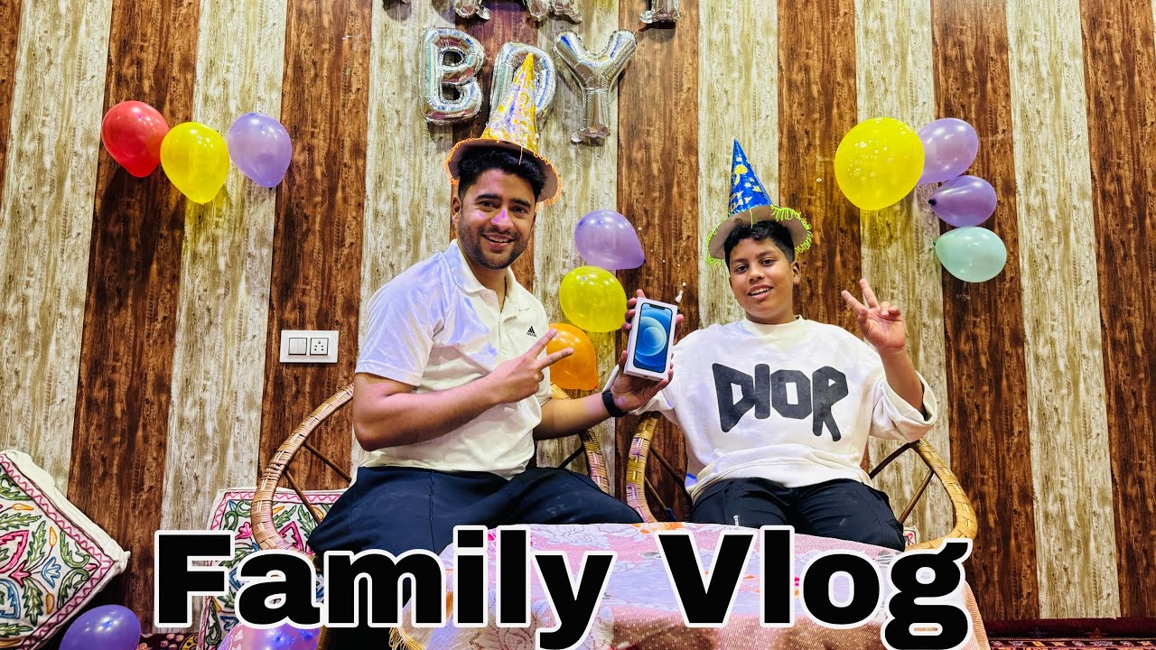 Arfat Ko Diya iphone Gift Birthday Pay 😍 || Celebration With Family