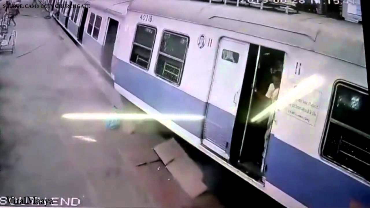 Mumbai Churchgate Local Train Crash HD  (June 2015)