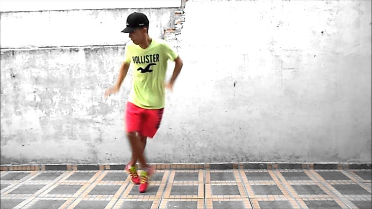 MC Crash - Romano Diferenciado ( Fezinho Patatyy ) ♫