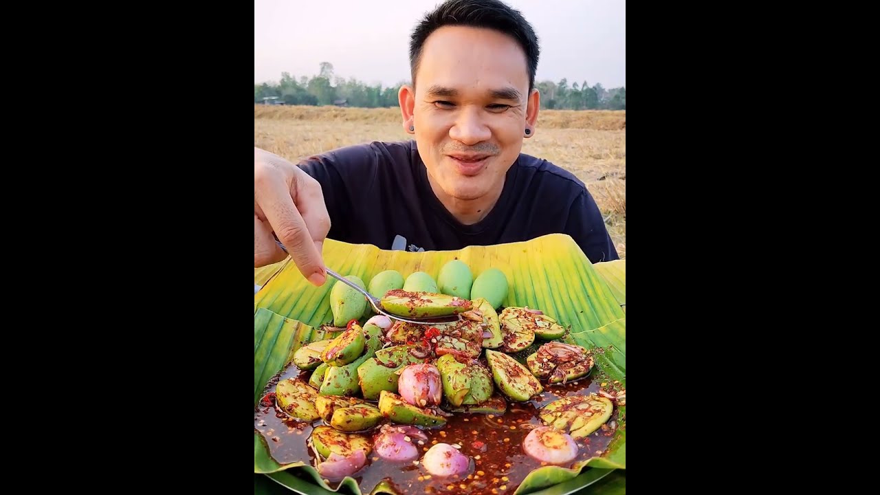 ยําปลาร้าข้าวคั่วมะม่วงทุบ เมนูยั่วกระตุกต่อมน้ำลาย