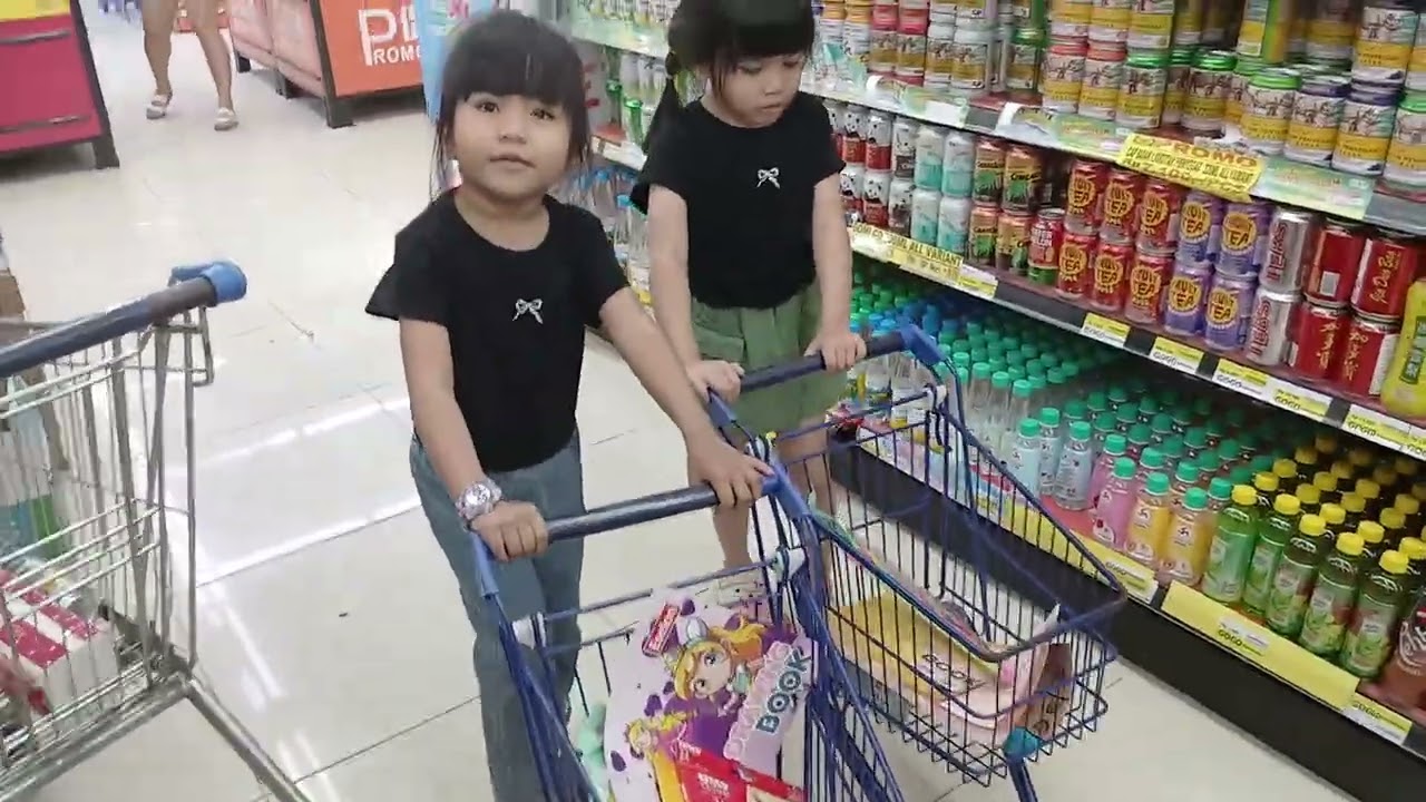 Embun & Zahra shoping² di mall #Batam