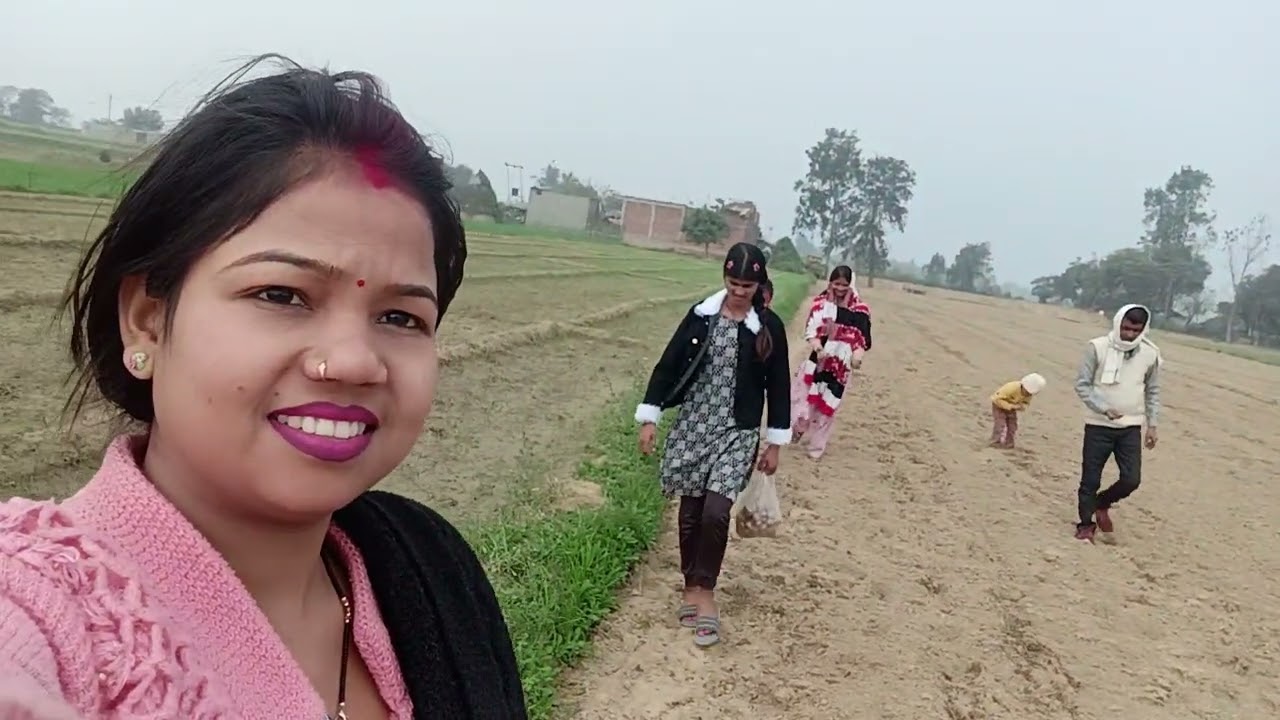 Ham log kahate khet per 👍🏻👍🏻🙏🏻🙏🏻❤️❤️👭