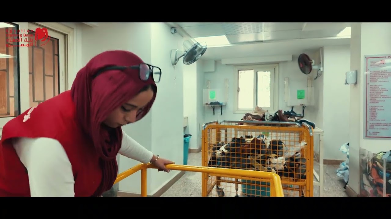 رحلة قطع الملابس بتبدأ من لحظة التبرع...