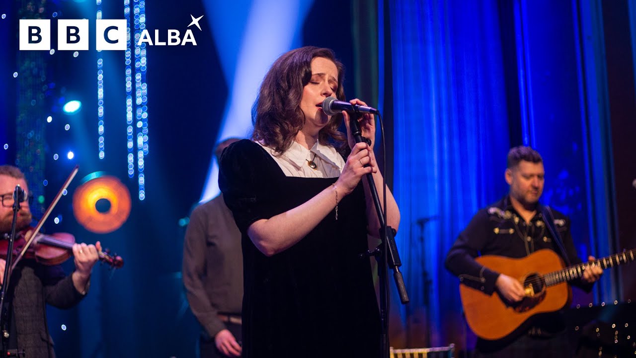 D&agrave;imh le C&ograve;ta M&ograve;r - C&egrave;ilidh na Bliadhn&rsquo; &Ugrave;ire 2025 | BBC ALBA
