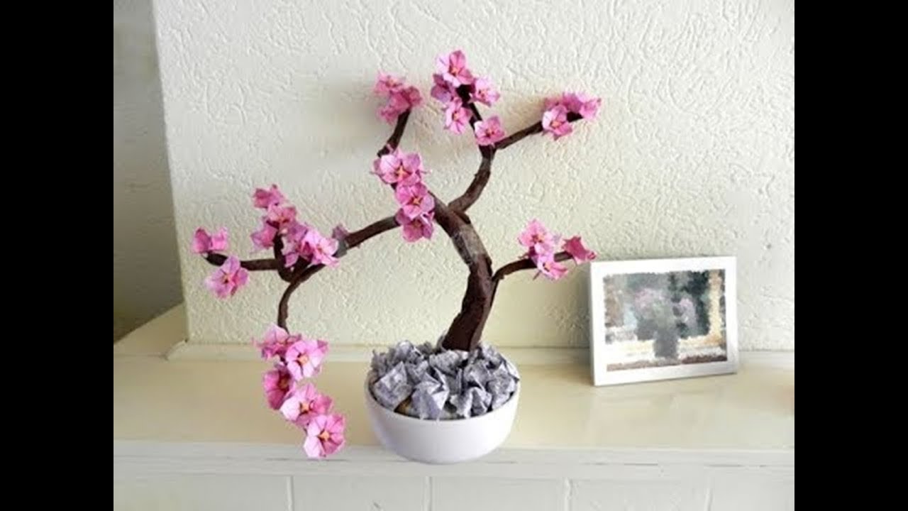 折纸梅花详细教程，折一树梅花摆家里装饰太美了，做法非常简单