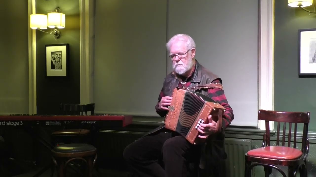 Frank Lee at The Bridge Folk Club &ndash; Aboot The Bush Willie (Trad)
