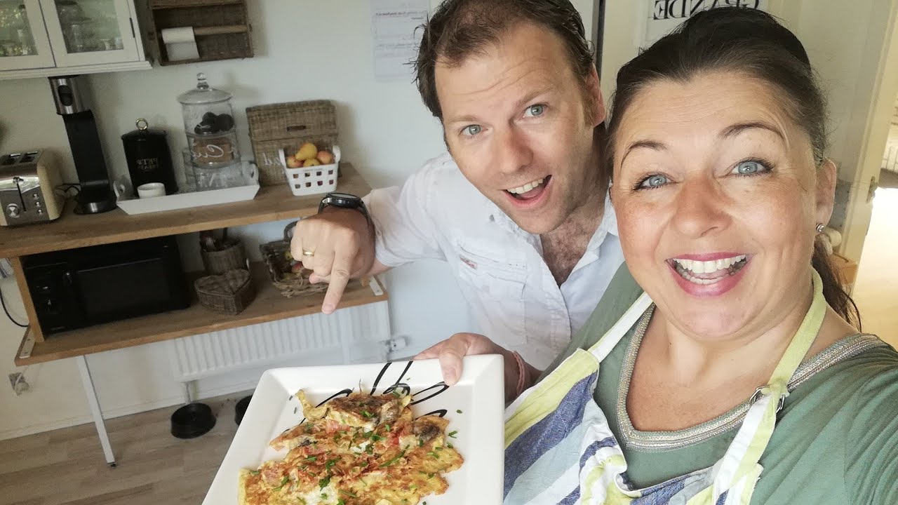 Hedeb&oslash;lge☀️Laver omelet til morgenmad, hygge udenfor☀️