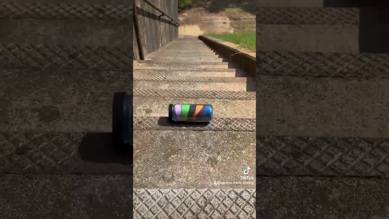 Bunte Flasche Rollt die Treppe runter #asmr #satisfying #love