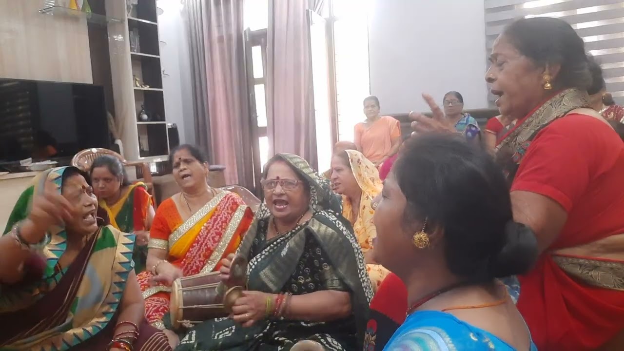 मैया ये बता क्या  कमी है तेरे खजाने मे, माताजी का भजन 