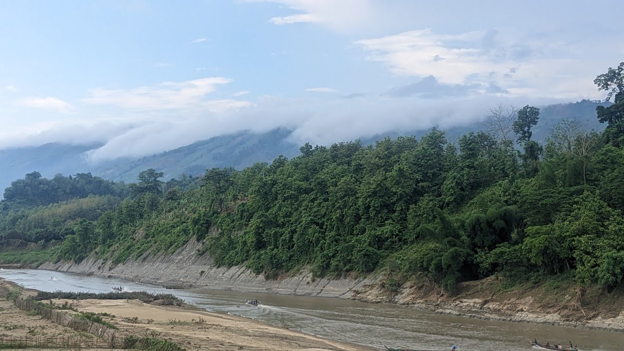 নৈসর্গিক সুন্দর বান্দরবানের সবশেষ উপজেলা, চাঁদের গাড়ির ভাড়া অস্বাভাবিক হলেও, বাকি খরচ নাগালে