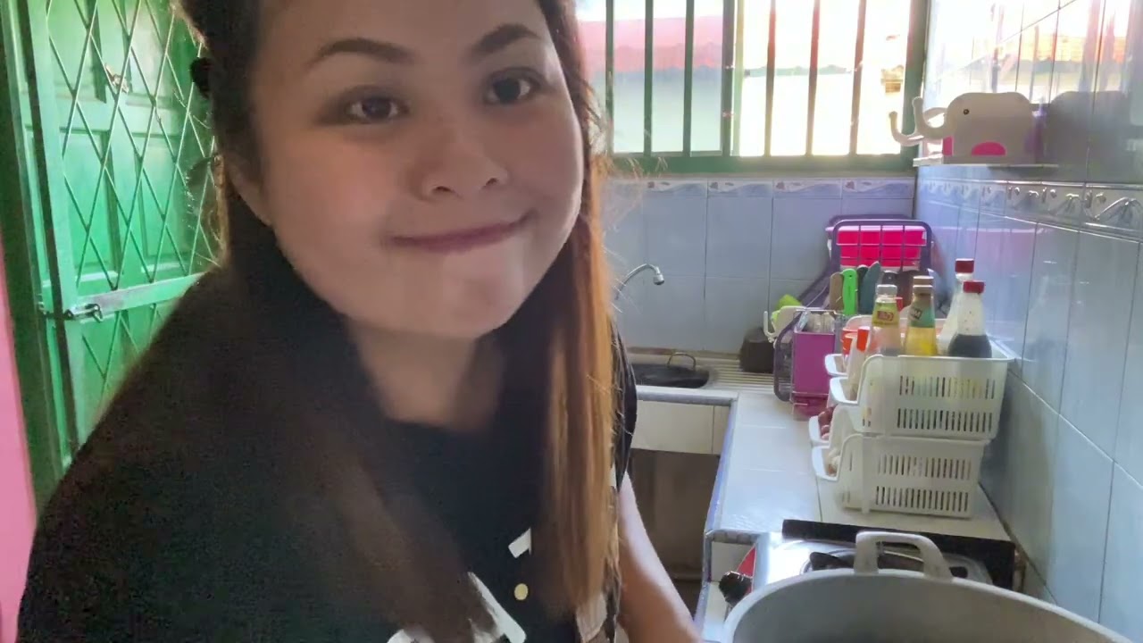 LANYIH BABI GORENG, KULIT BABI PANGGANG VERSI SENDIRIAN BERHAD😁