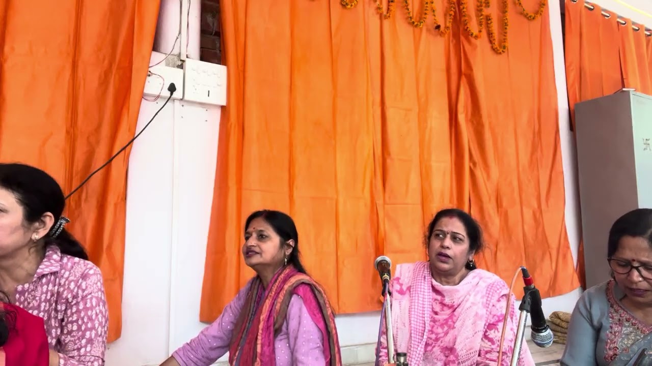 शिव अद्भुत रूप रचाए और ब्याहन….