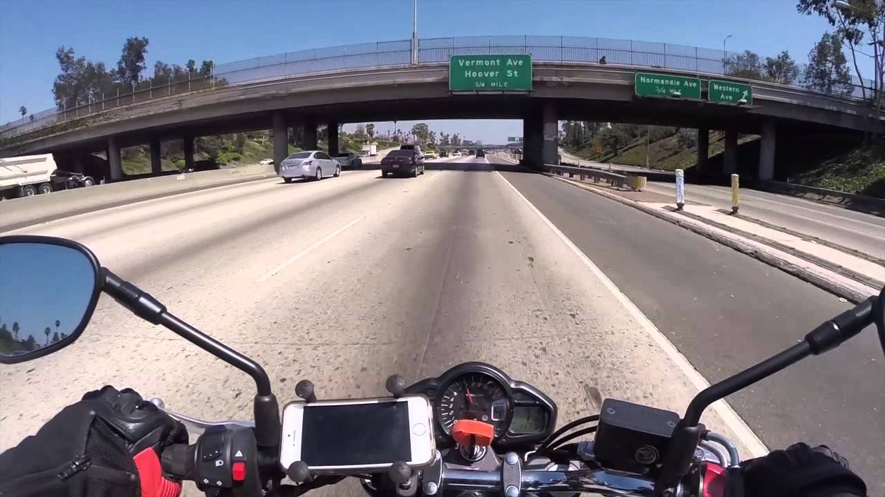 Motorcycle Tips: How to ride in city traffic
