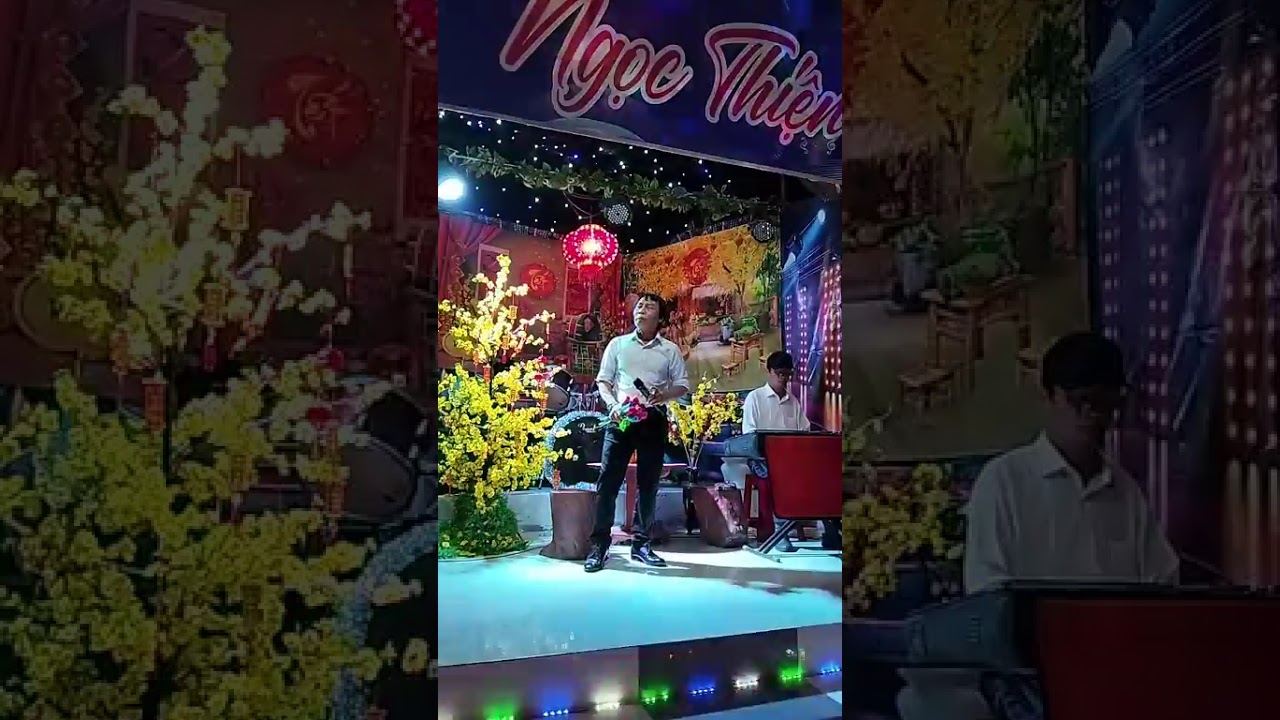 Hát tại tư gia Ngọc Thiện 