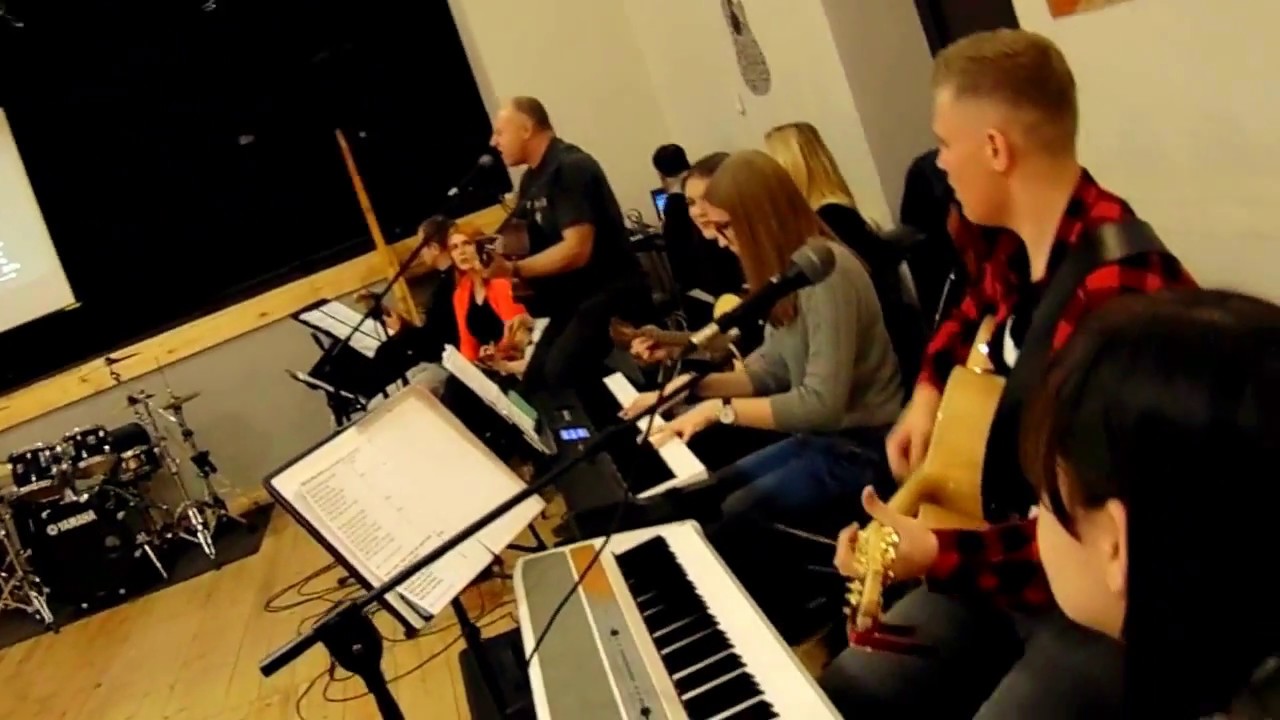 6 Meet Guitars People - Lubiąż ' 2018. Wish you were here, voc. Eryk Pier&oacute;g i Grzegorz Kucharczyk