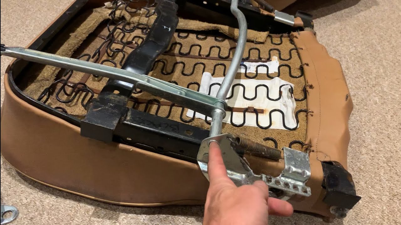 Mercedes 107 SL seat disassembly