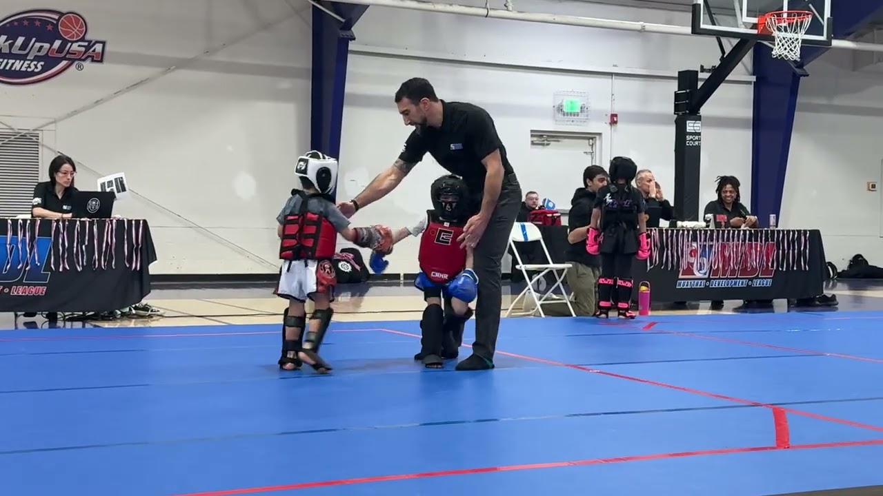 3rd MDL round 3 for Ryker(white shorts) 1/11/26 #muaythaidevelopmentleague #muaythaifamily 