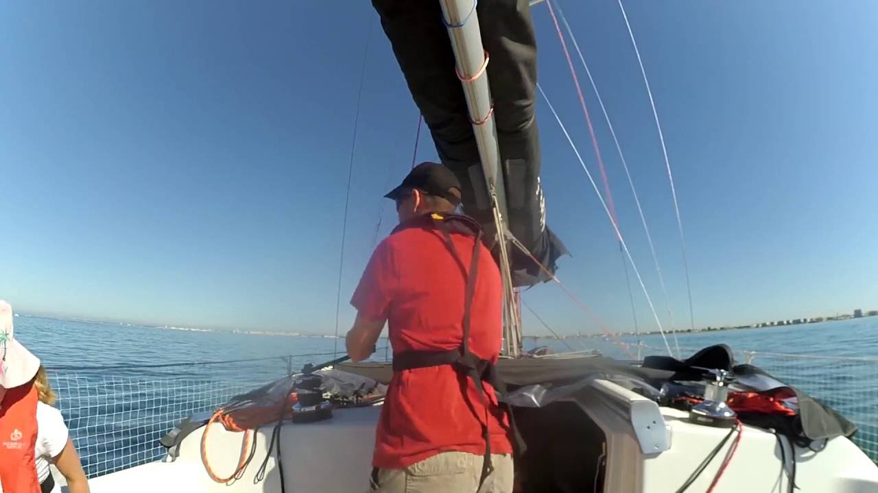 Hisser la GV sur Océanis 37