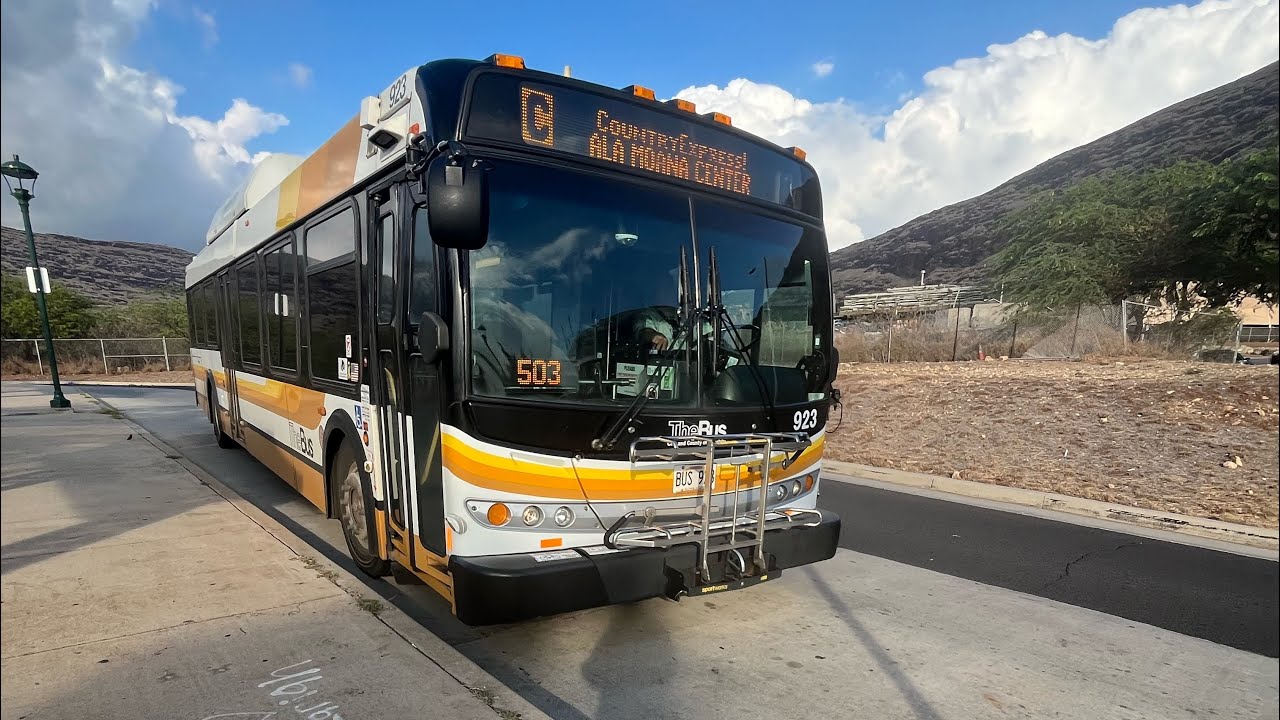TheBus Honolulu Bus DE40LFR 923 Route C Country Express Ala Moana (H-1 Freeway view left side)