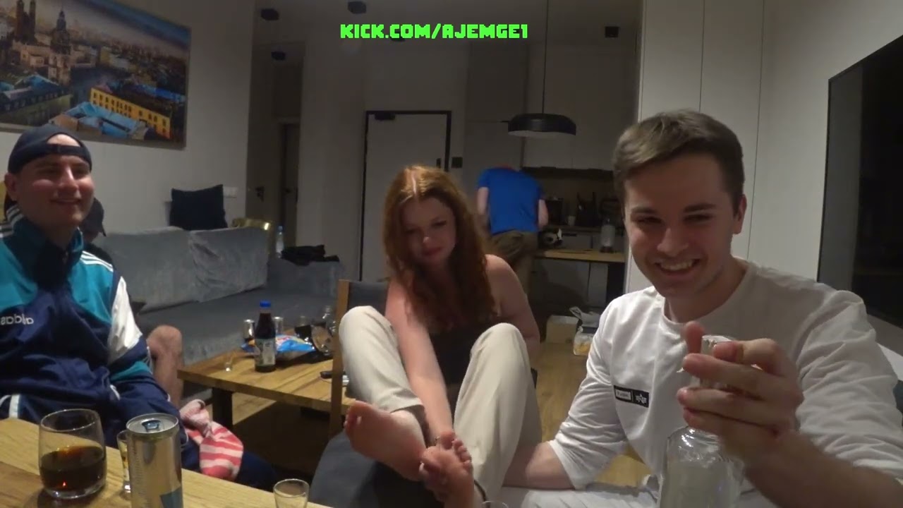 Ruda pokazuje stopy u ajemge