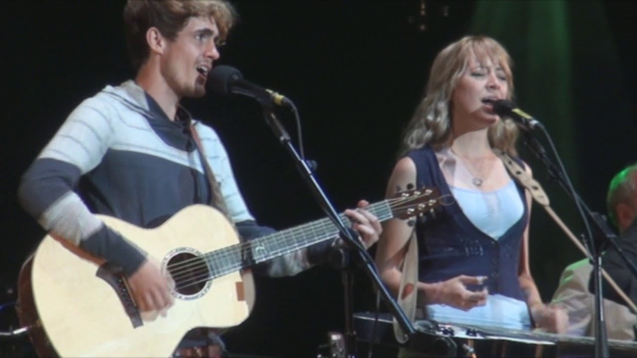 Fairport with Hutchings,Thompson,Mattacks,Dunlop and Larkin Poe  2012