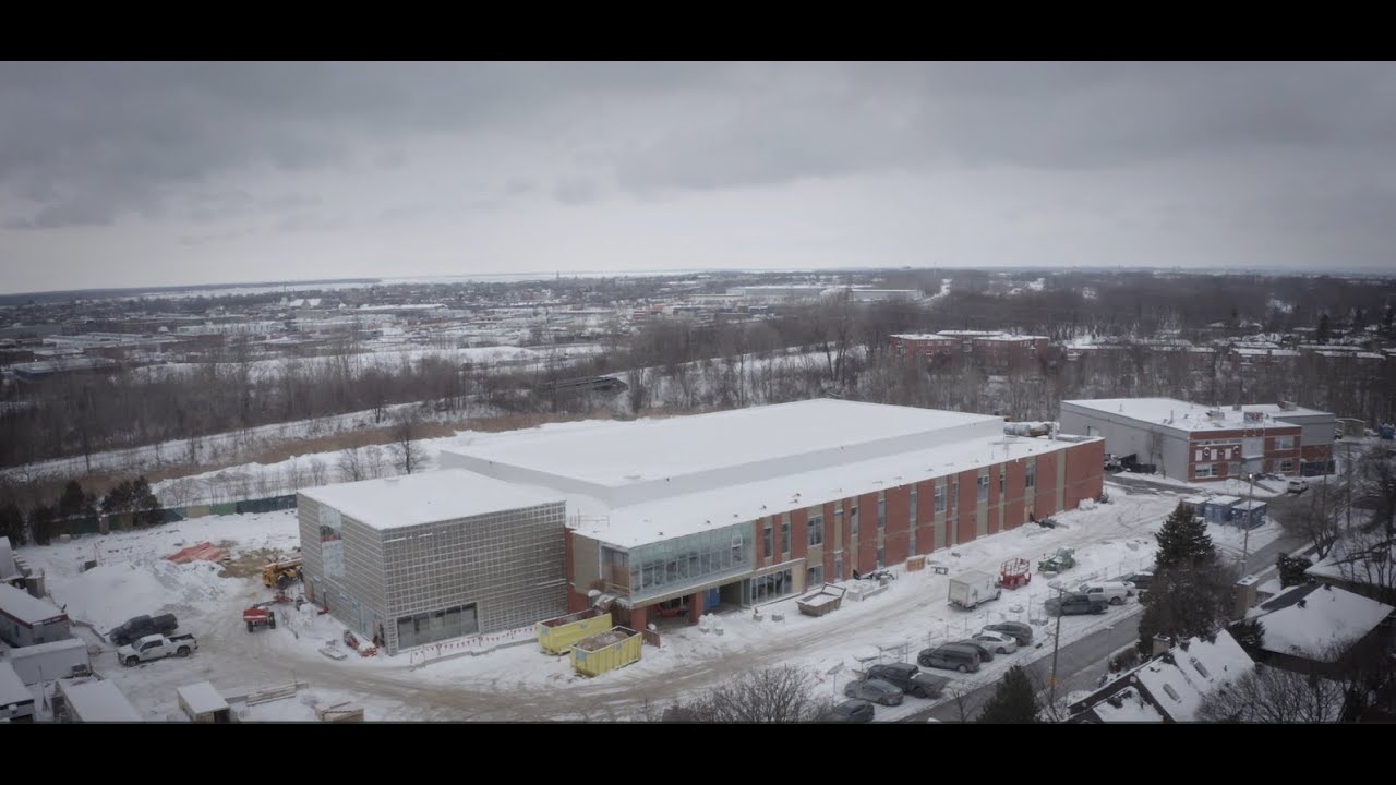 D’un rêve à la réalité : le centre prend forme / From Vision to Reality: The Centre Takes Shape