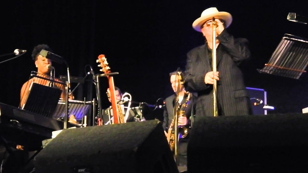 VAN MORRISON & DANA MASTERS perform WHENEVER GOD SHINES HIS LIGHT