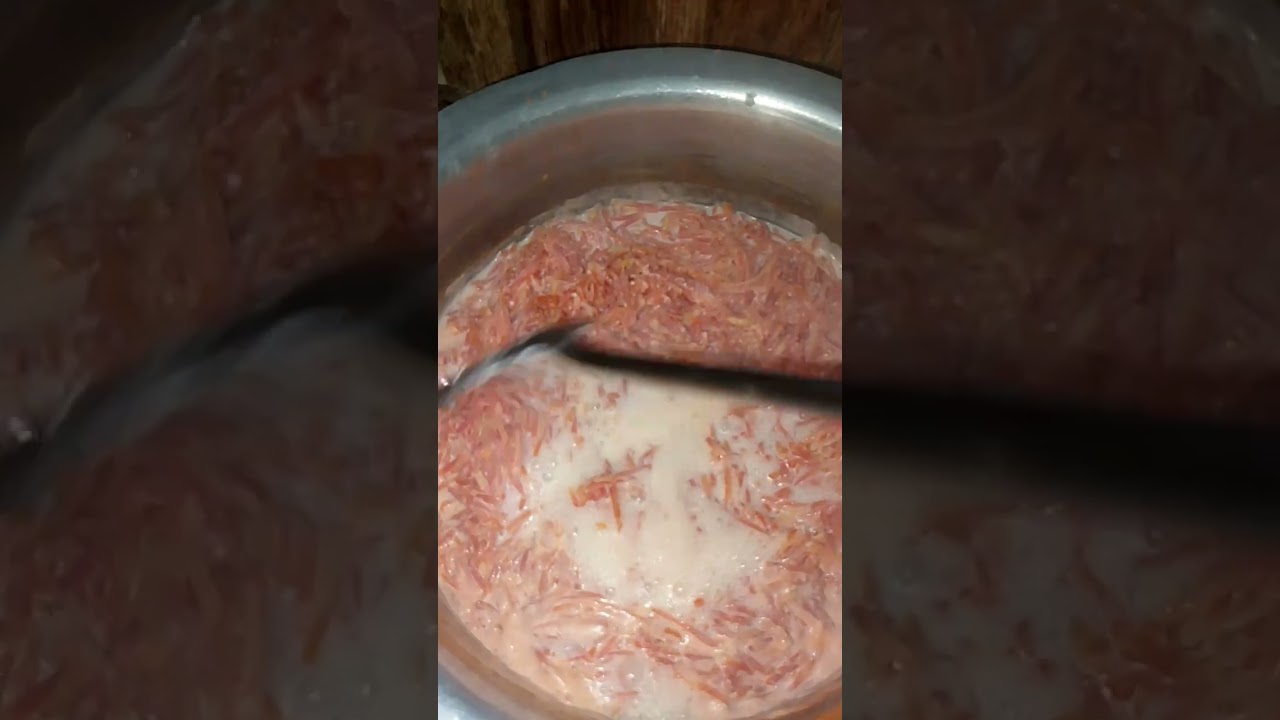 Bazar sy bi acha gajrela ghr py banaye or pate bhar kar khayn 