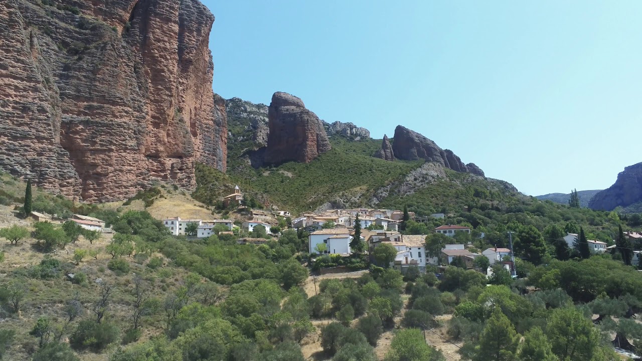 Los mallos de riglos (Huesca) desde dron 4k.