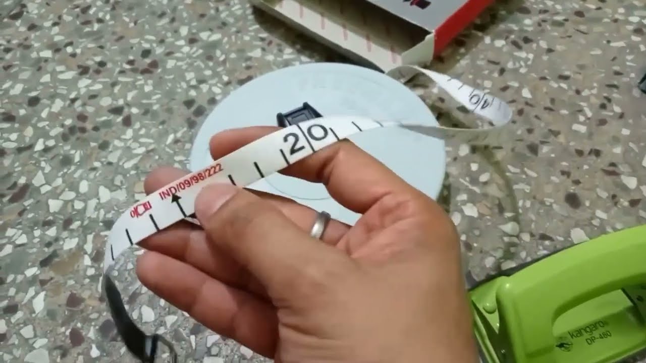 Civil engineer use to mesurement length by tape