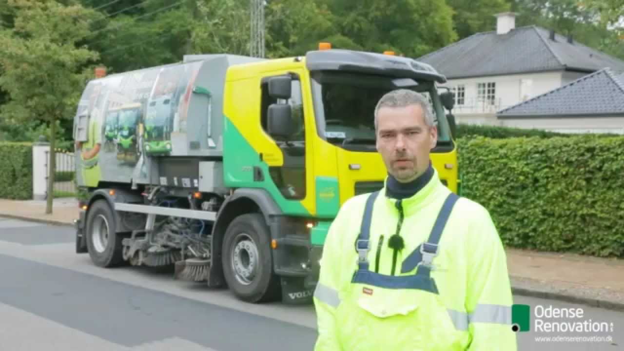 Med gadefejerne på arbejde