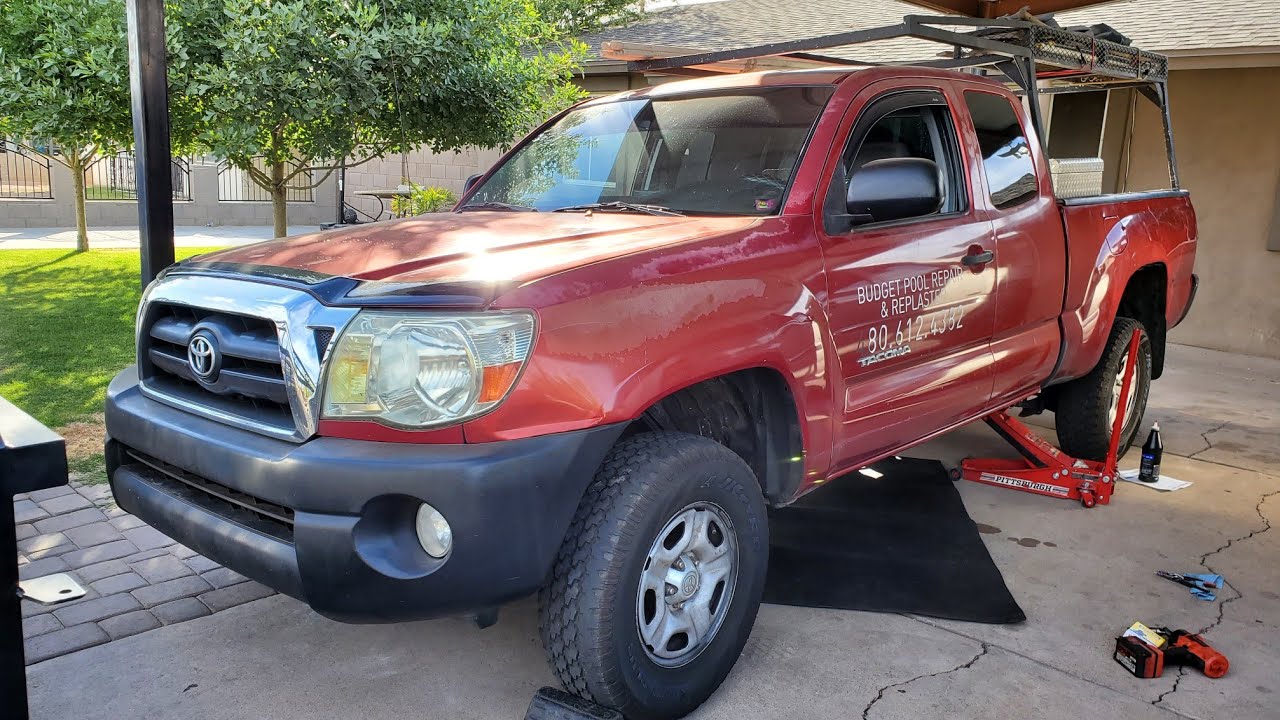 TOYOTA TACOMA 2007 2.7 Pega un tronido al meter el cambio R o D COMO CAMBIAR LA CRUZETA De la flecha