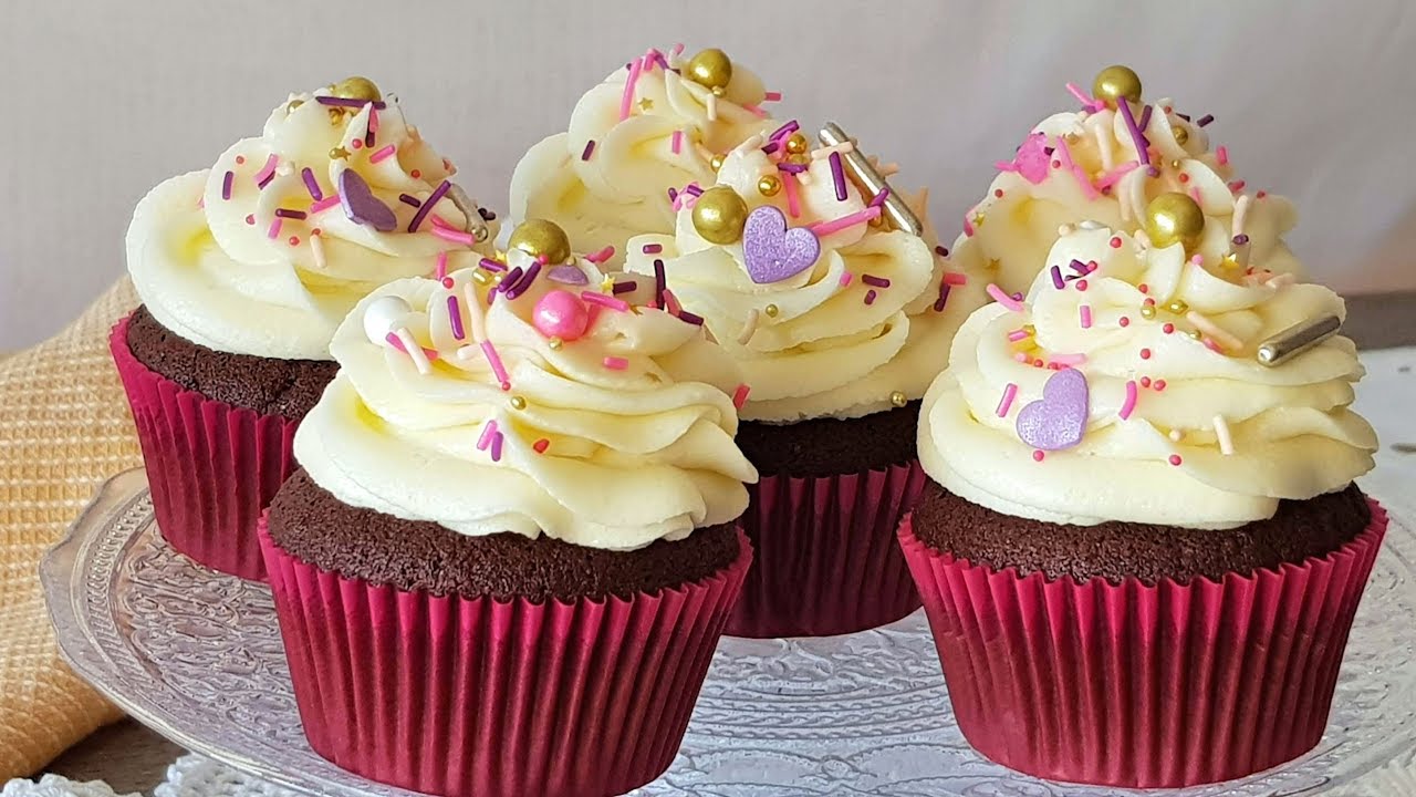 Cupcakes de chocolate y crema de queso paso a paso con todos los trucos de Quiero Cupcakes.
