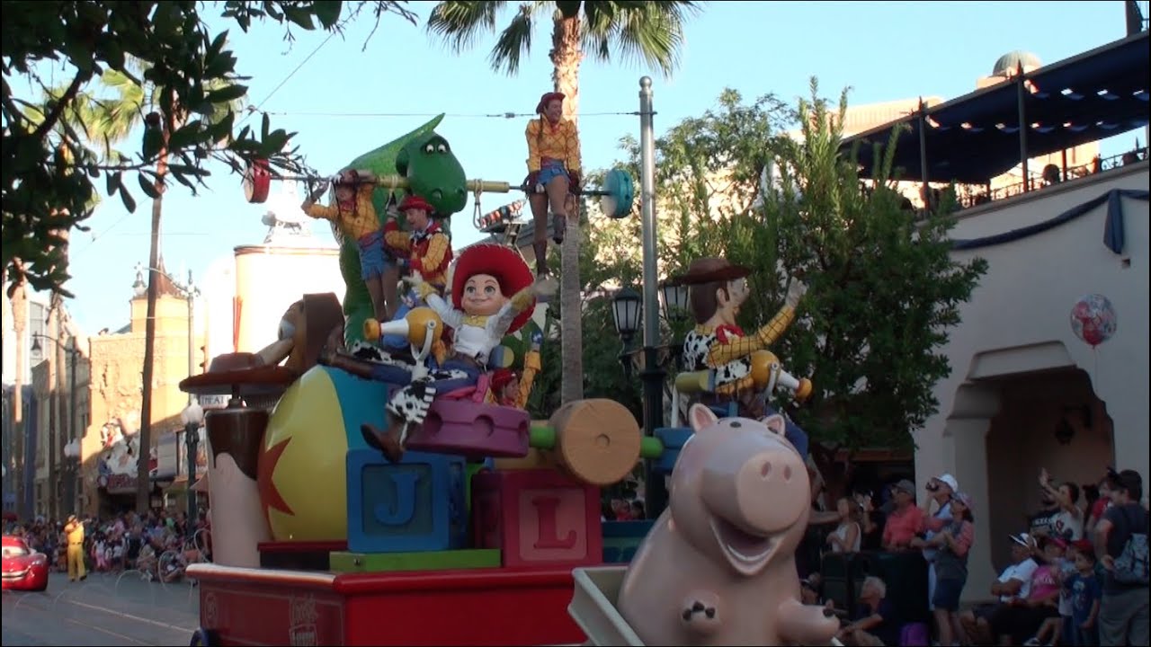 Disney: Pixar Play Parade (October 2, 2015)