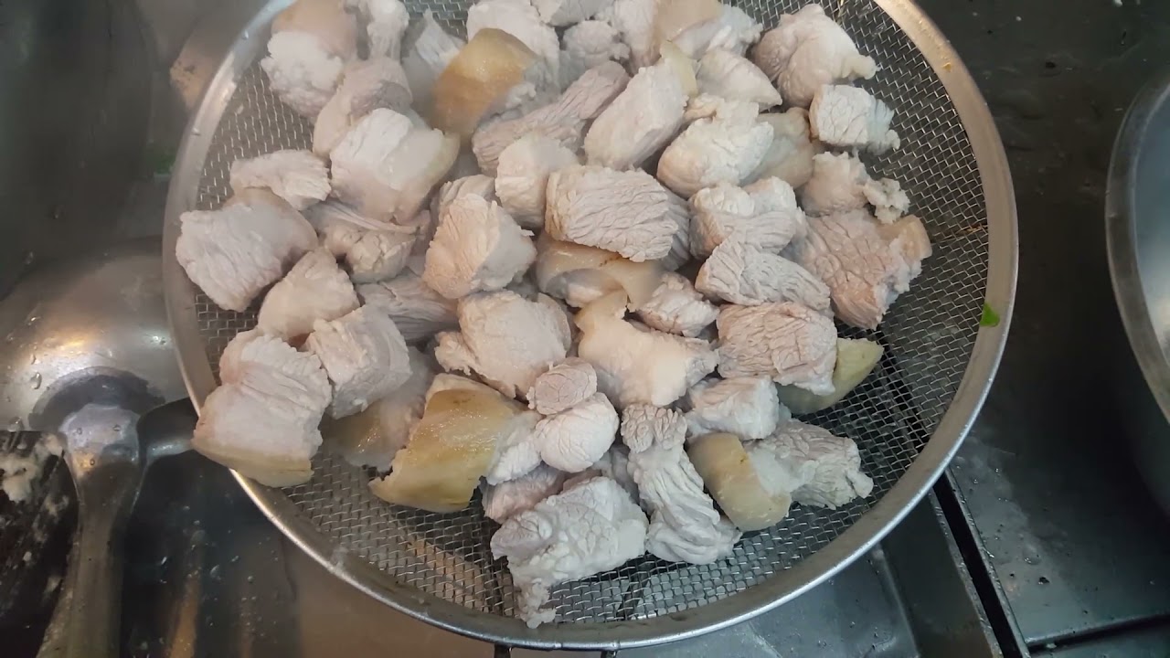 Glutinous Rice wine braised pork belly \\ Buhman zu ning leh voksa huan khop dan //
