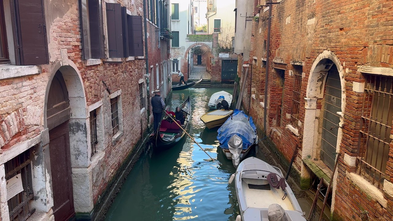 Venezia - Video Cinematic tra acqua, luce e maschere