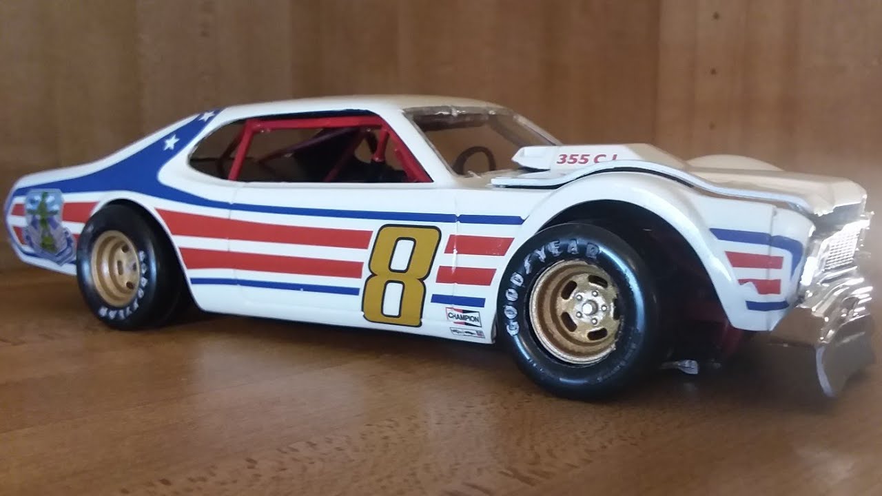AMT Jim Cushman Plymouth Duster 1:25th scale model
