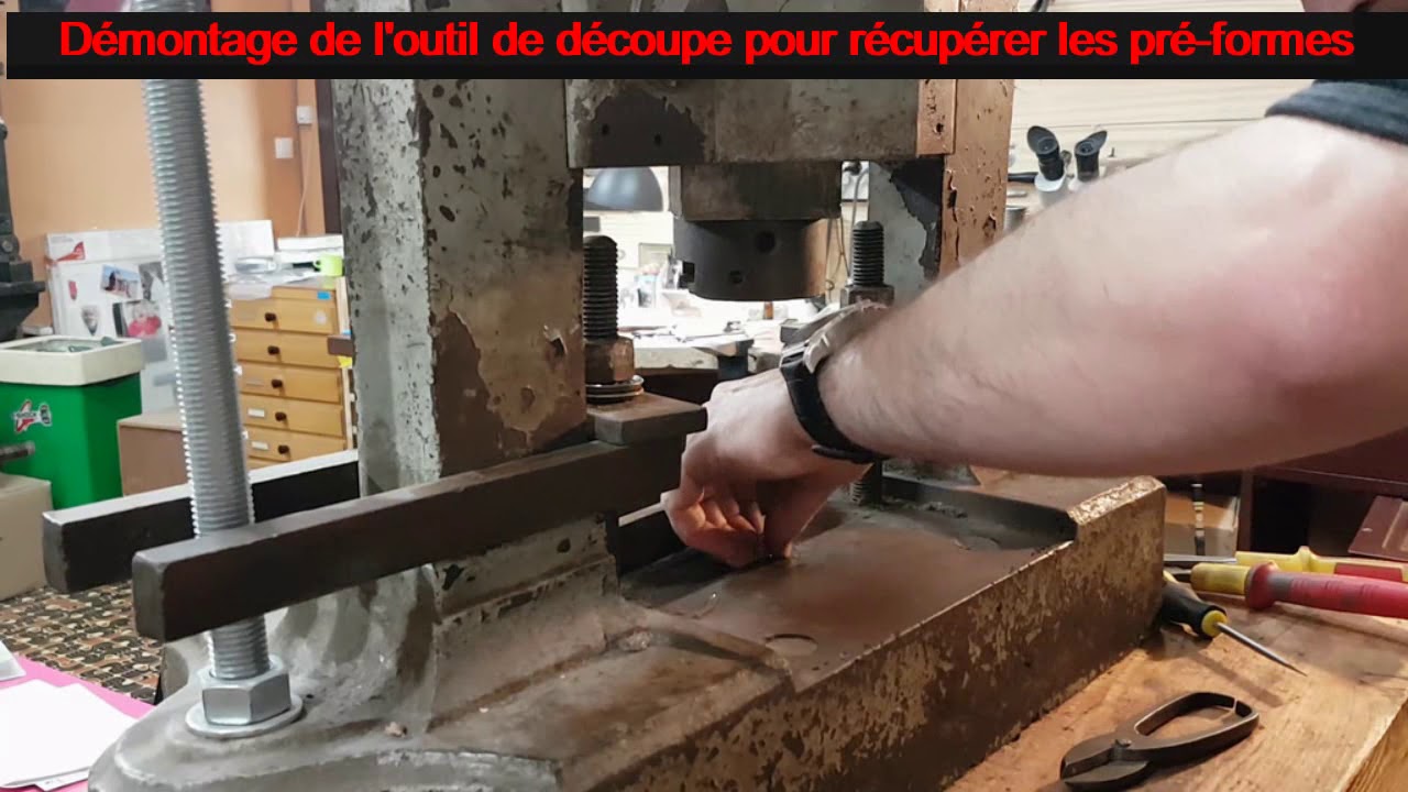 Création Bélière Cottelée par  Bijouterie Villemain/ Pierre d'Arc en Ciel