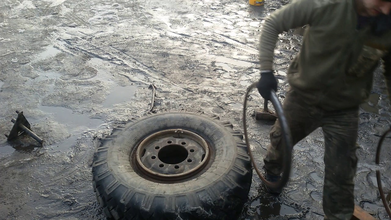 ЗІЛ-131 Бортірую колесо.