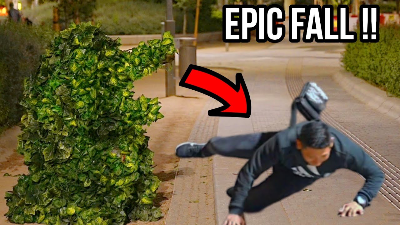 Falls and Epic Scares of People By Bushman Prank in Madrid !!