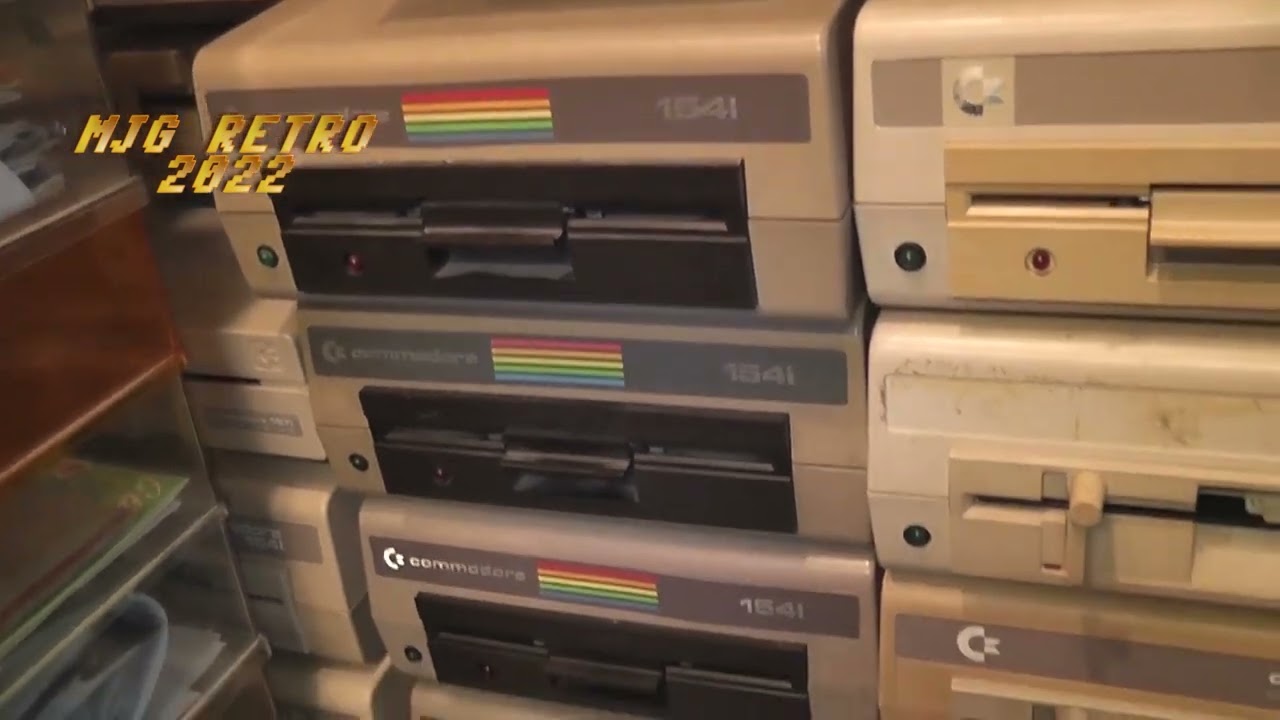 Commodore 1541C: Dunkle Blende weiss lakiert (Mitsumi)  