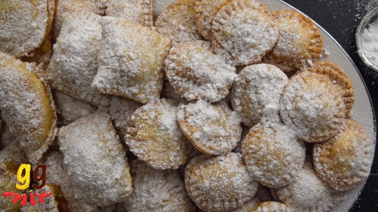 Bourekia Me Anari - Traditional Greek Sweet Pastry | ggmix