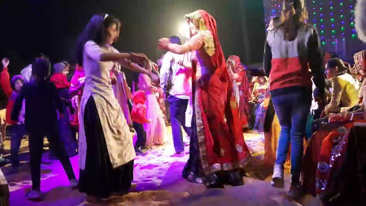 राजस्थान के प्रसिद्ध गाने‌ पर शेखावाटी जाटनीयो के ठुमके// शेखावाटी महिलाओं का डांस