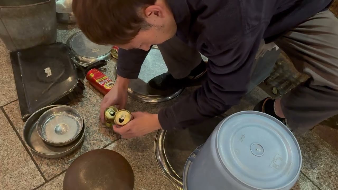 空き缶で 缶缶ロックユー